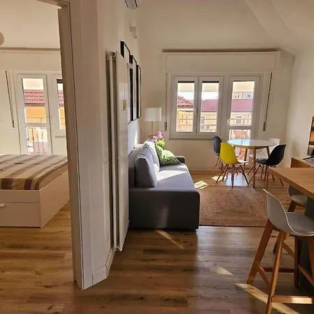 アパート Rooftop Oasis キアーヴァリ