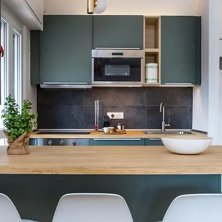 Rooftop Oasis アパート キアーヴァリ