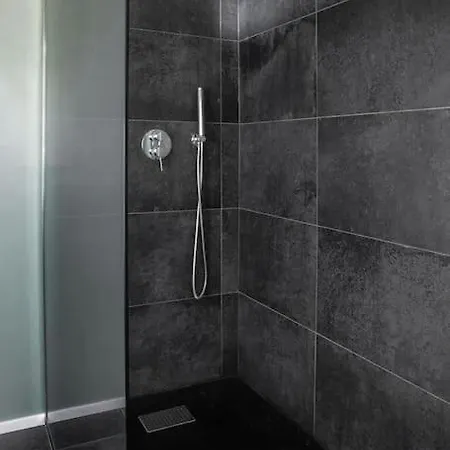 Rooftop Oasis アパート キアーヴァリ